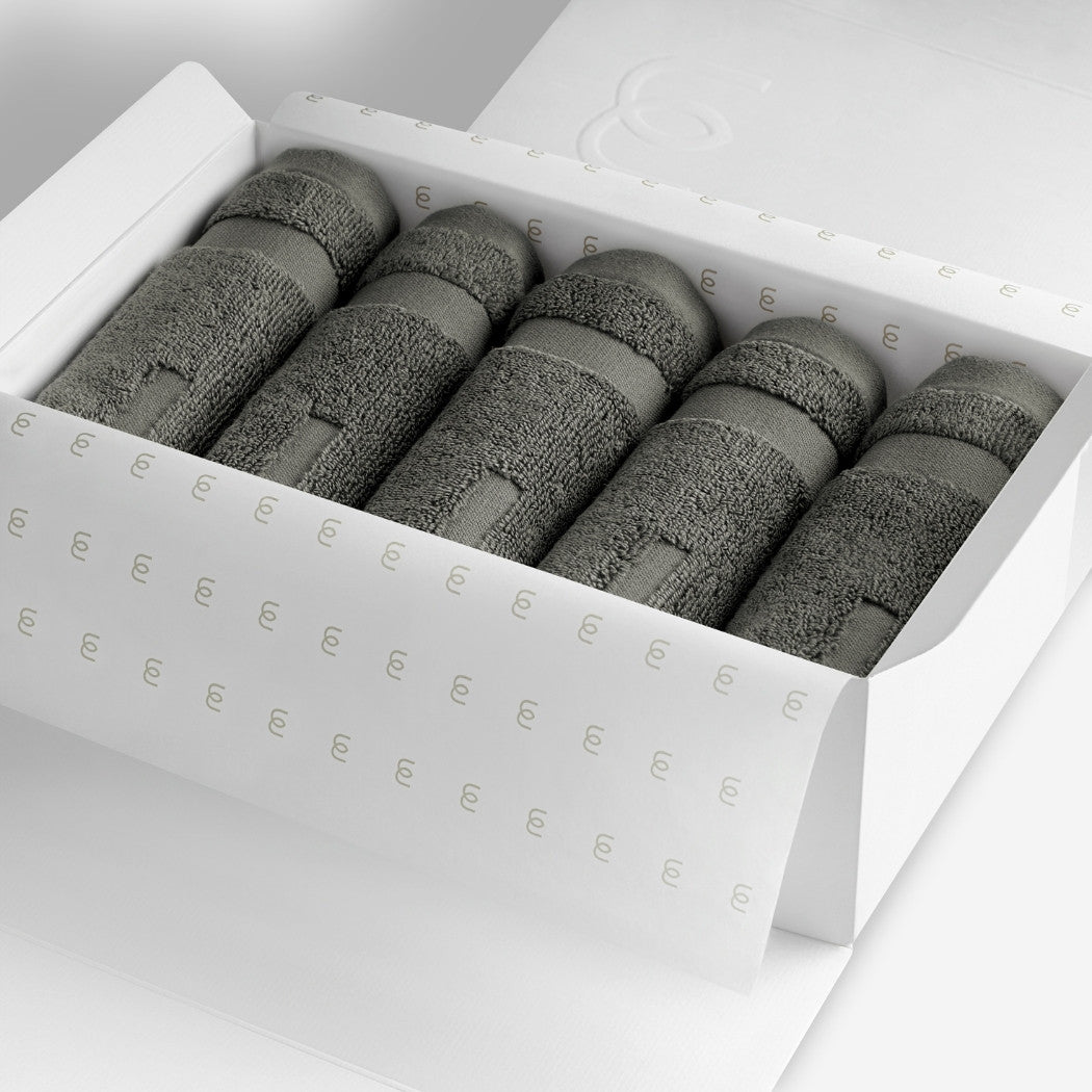 Dark grey washcloth set.