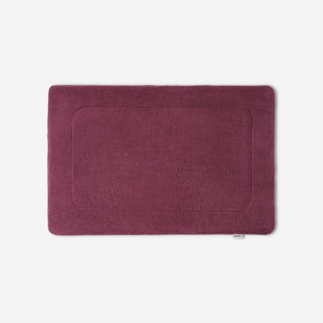 WATA VIVO Organic Cotton bath mat in purple, 1300 GSM, top view, 60 x 90 cm.