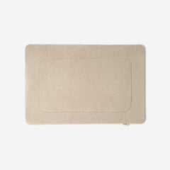WATA VIVO Organic Cotton bath mat in sand, 1300 GSM, top view, 60 x 90 cm.